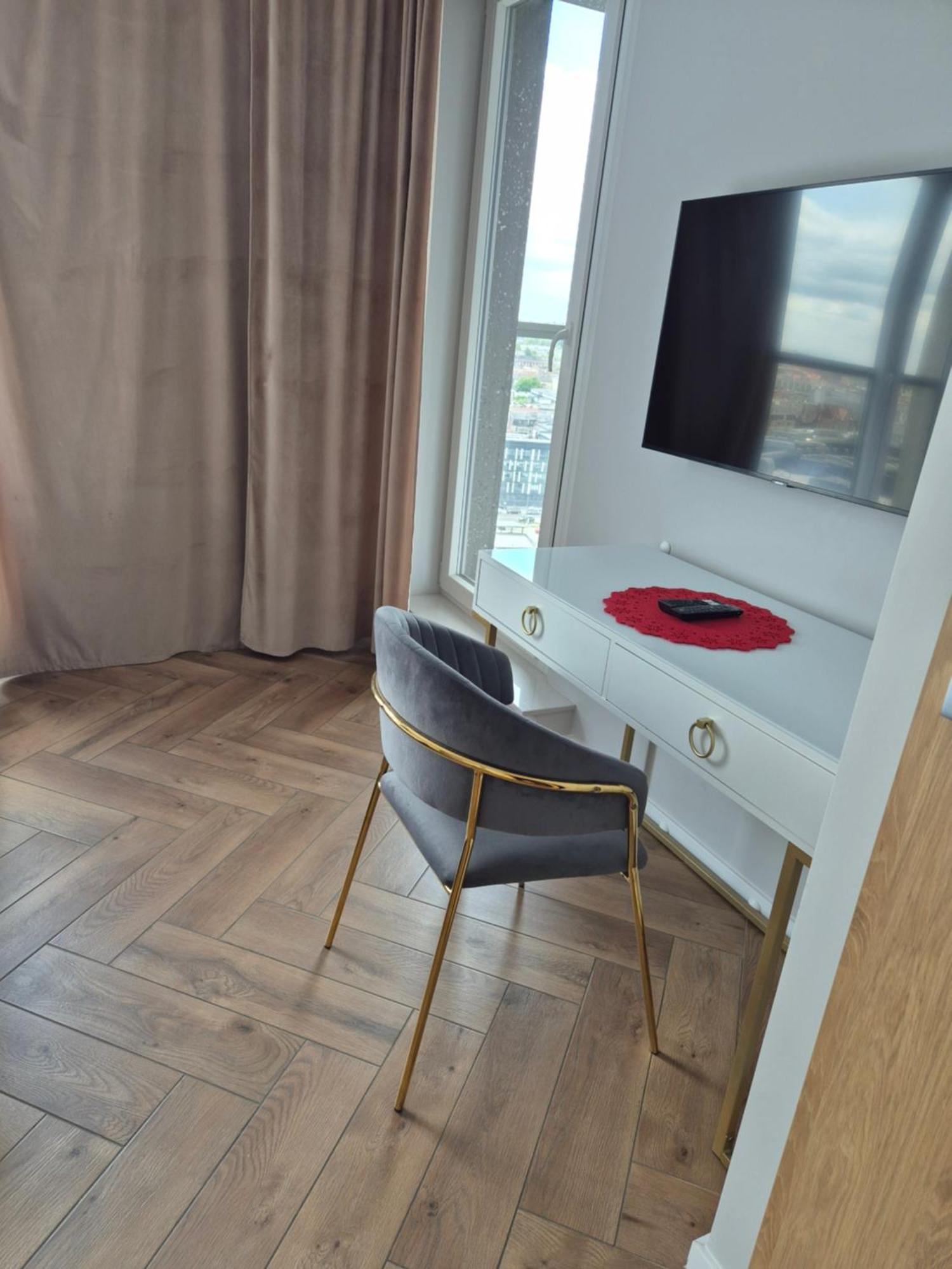 15 Pietro Sokolska 30 Towers Apartments - New - Lux - Parking - Sauna - Gym- And The Best View In Kattowitz Exterior foto